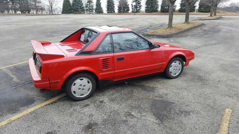 Illustration for article titled For $1,800, Could This 1989 Toyota MR2 Be Automatically Desirable?